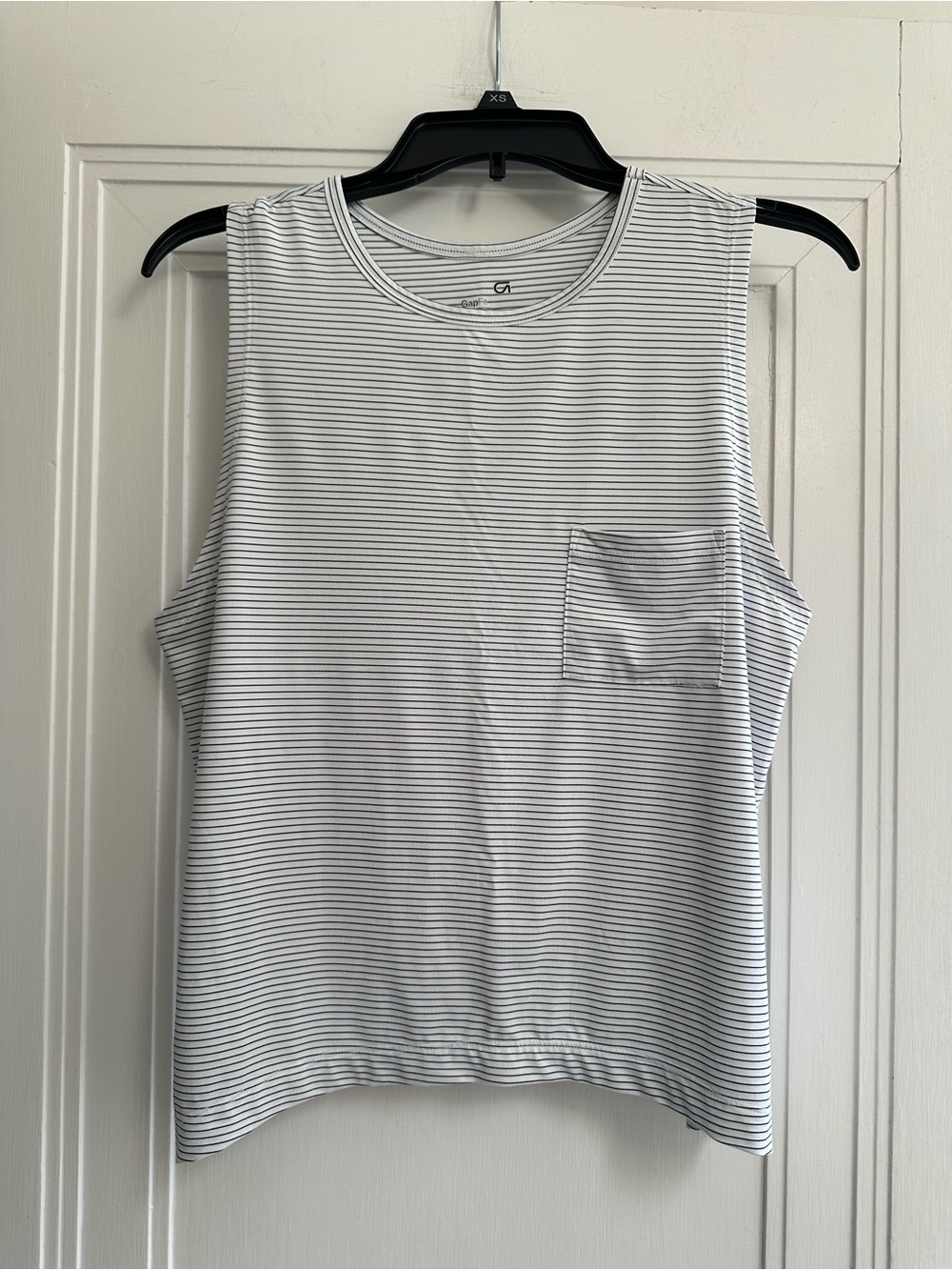 GapFit White & Black Striped Workout Tank - Women’s XSP
